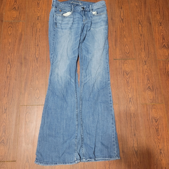 American Eagle Outfitters Light Blue Flare Jeans - Picture 1 of 4
